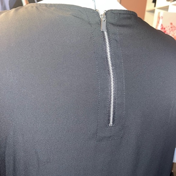 Chico's Black Tank layering staple blouse Tulip Hem silver zipper work career Lg - Picture 8 of 9